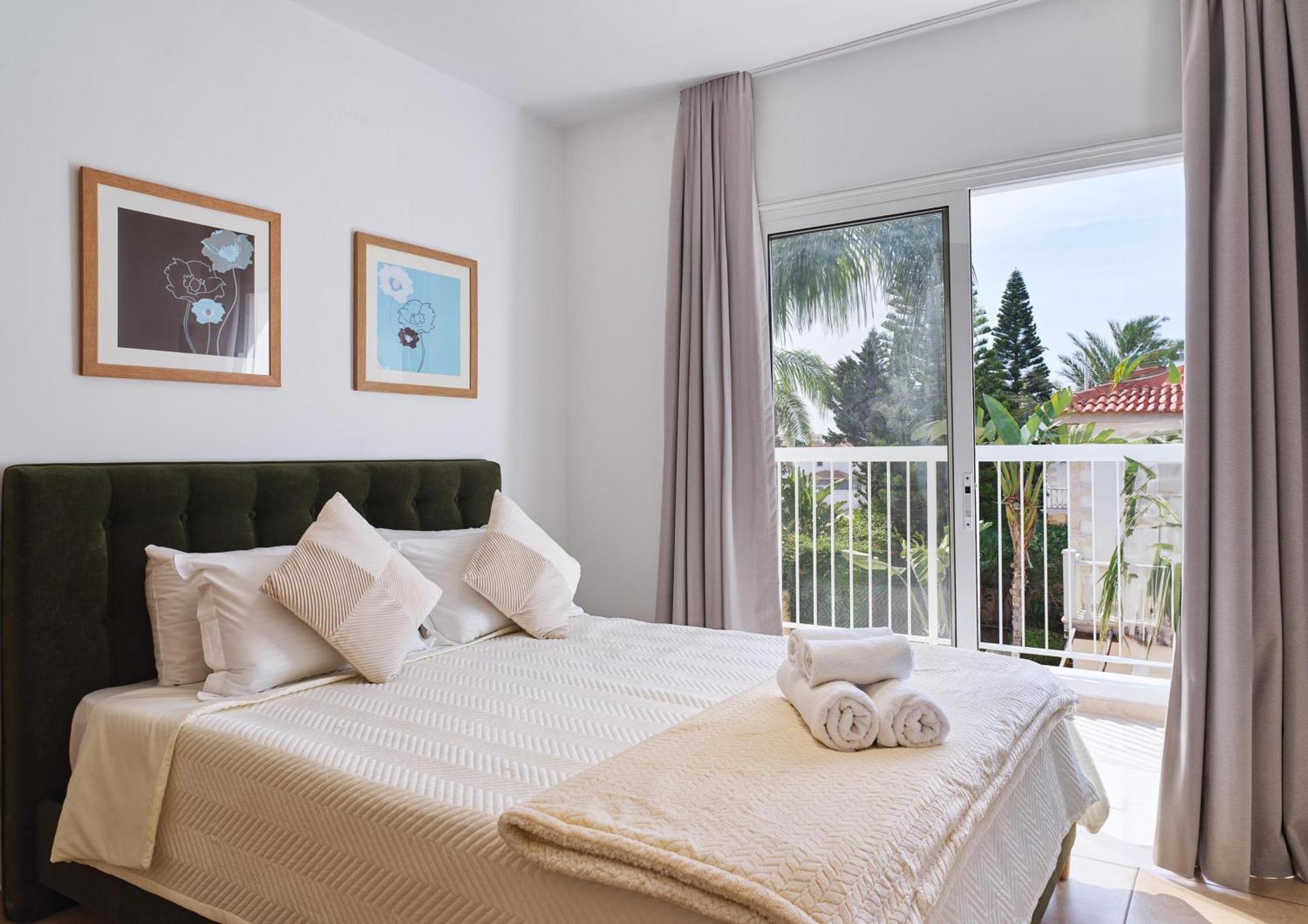 Luxvillasrentals Villa Aya Napa